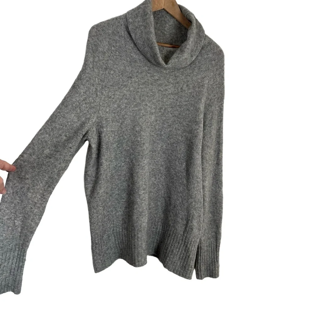 Aritzia Community Sweater Medium Gray Cowl Tunic Long Line Cozy‎ Warm Wool Yak